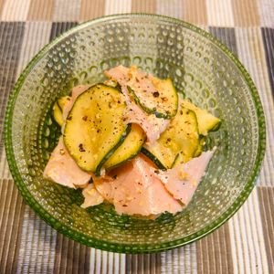 puricoの作ってみた!投稿(ズッキーニとハム《にんにく♡だしマヨサラダ》)