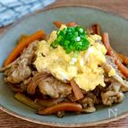 半熟卵のっけ♡豚こま×根菜のカレー炒め【食べ応え◎栄養◎】