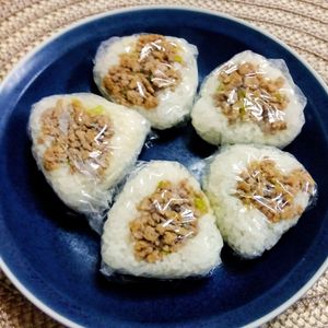hiro★の作ってみた!投稿(「豚みそ三角おにぎり」新米にジュワッと♡)