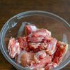 ダブルチーズの鶏肉のトマトチーズ煮の工程1