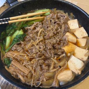 単身赴任おじさんの作ってみた!投稿(美味しさの秘密あり！我が家のすき煮鍋)
