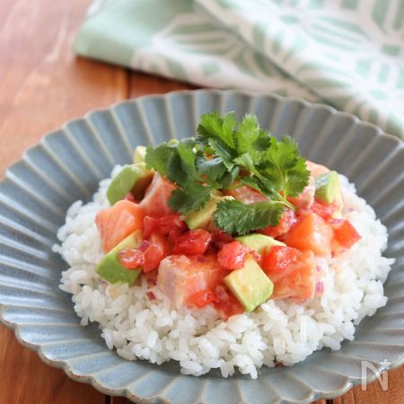 サーモンとアボカドのエスニックごはん By 松井さゆり レシピサイト Nadia ナディア プロの料理家のおいしいレシピ