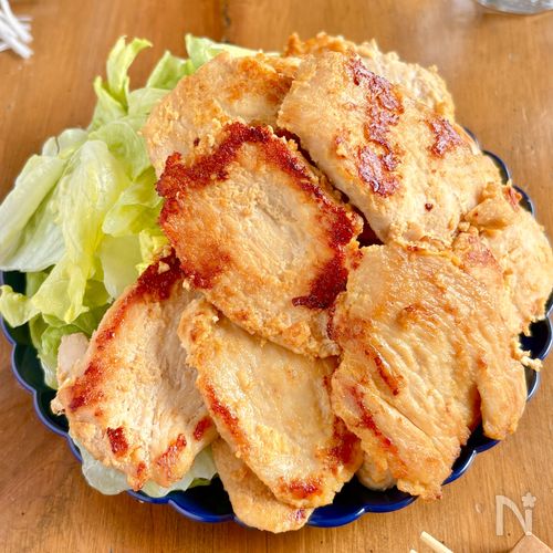 〖卵でしっとり〗鶏むね肉のしょうゆ漬け焼き！お弁当にも