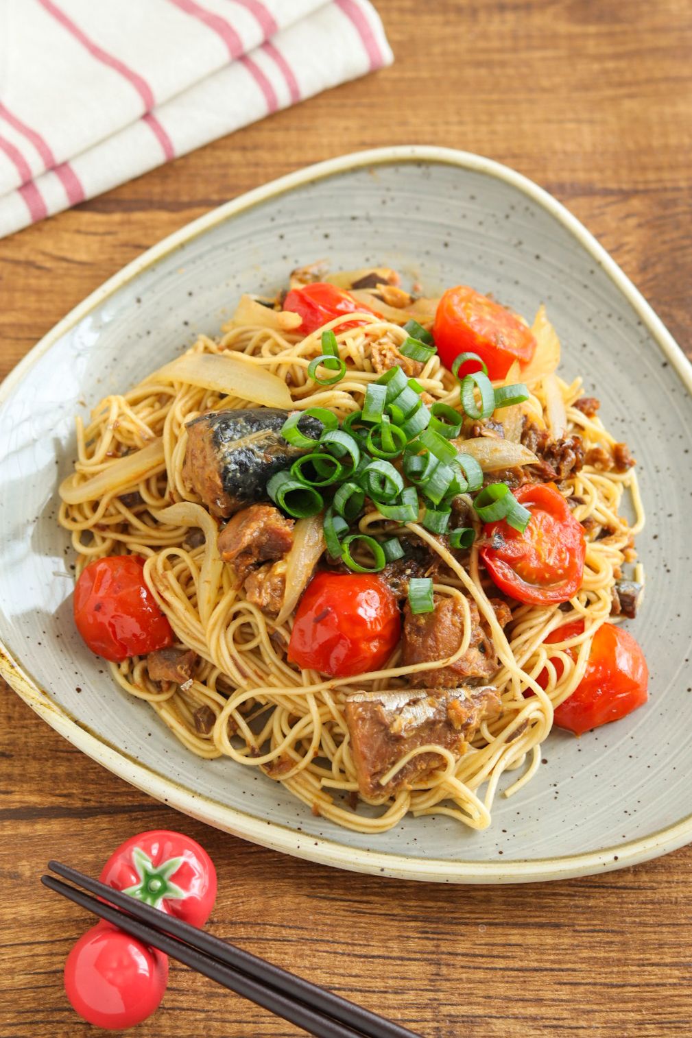 味付け楽々♪さば缶とミニトマトのそうめん味噌チャンプルー | レシピ