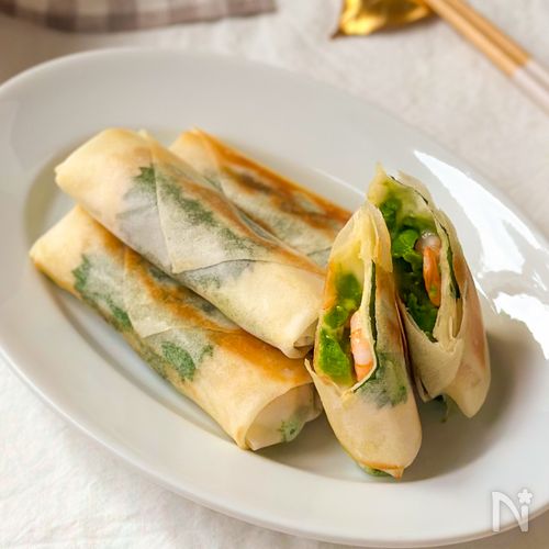 材料4つ!巻くだけ簡単✨絶品【海老アボカドチーズ春巻き】