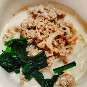 そらの作ってみた!投稿(スープも飲み干すおいしさ♩冷やしごま豆乳担々うどん)