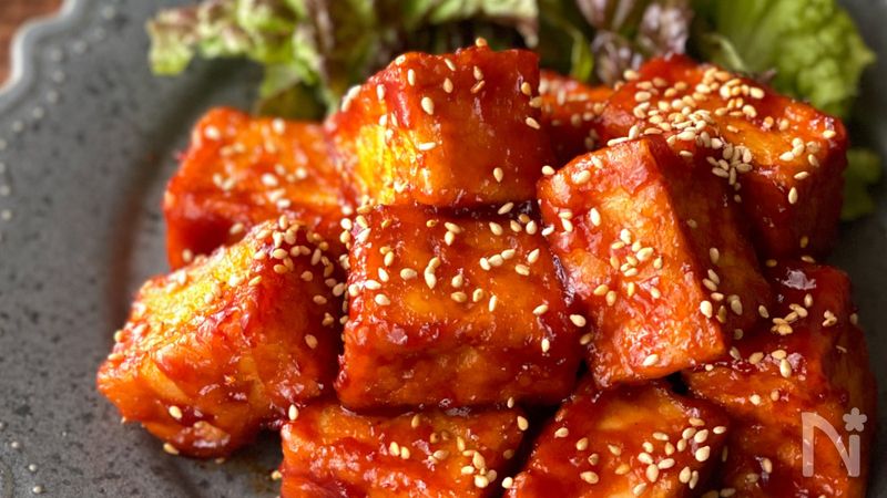 コスパ抜群！ついつい食べたくなる旨辛厚揚げ | レシピサイトNadia