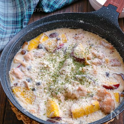 簡単ホワイトソースで!鶏肉ときのことさつまいものクリーム煮