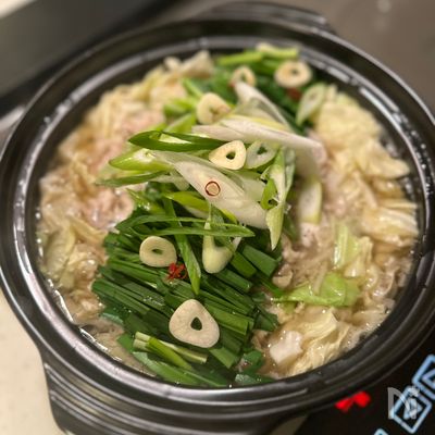 【モツ鍋レシピ】鍋の素不要！豚バラで作るモツ鍋風