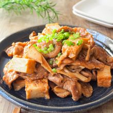 ワンパンで失敗なし!豚こまと厚揚げのポン酢オイスター炒め