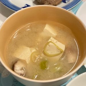 すみれの作ってみた!投稿(【崩し豆腐としいたけのお味噌汁】生姜とごま油香る♪)
