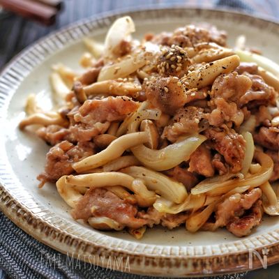 ＊豚肉と玉ねぎとしめじのさっぱり炒め＊