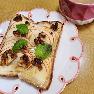 ナムディの作ってみた!投稿(【リンゴとクルミのクリチトースト】スイーツ感覚で食べられる！)