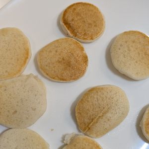 なーちゃんの作ってみた!投稿(簡単ミニバナナ米粉パンケーキ【油・砂糖・卵・乳・小麦不使用】)