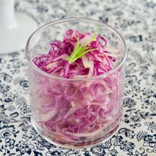 作り置きOK!紫キャベツとりんごのサラダ