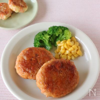 【取り分け離乳食】鮭とポテトのハンバーグ