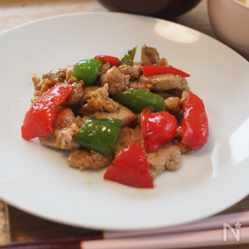 ダイエット中でも大満足♡豚ヒレ肉と野菜の黒胡椒炒め