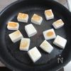 【ふわふわ！はんぺんと白菜の炒め煮】焼き色が食欲そそるよね！の工程1