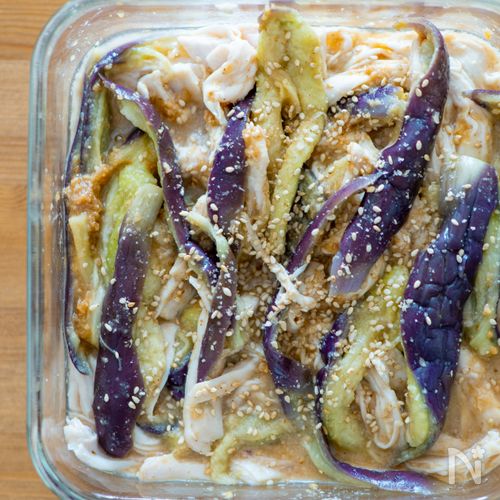 【レンジだけ！包丁いらず！】蒸し鶏となすの味噌だれ和え