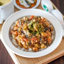 【1歳半】茄子とトマトの甘辛丼【幼児食・取り分けごはん】