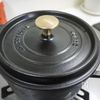 ポン酢であっさりと「ストウブ鍋で豚バラ肉と白菜の蒸し煮」の工程3