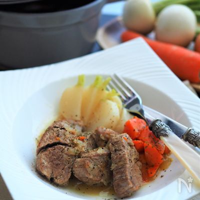 簡単！根菜と豚肉のホロホロ煮込み