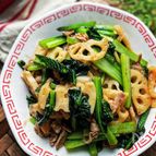 蓮根と小松菜と豚バラで味噌中華炒め《ご飯もお酒も進む》