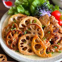 こってり胡麻だく☆れんこんと豚肉の甘酢照り焼き