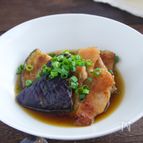 揚げ焼きでカリカリジュワー! なすと豚肉の揚げびたし