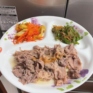 ケの作ってみた!投稿(味噌漬け豚ロースとキャベツの重ね蒸し)