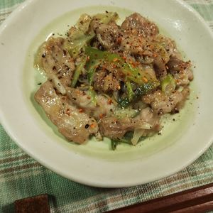 M＊Pの作ってみた!投稿(ぷりぷり鶏せせりとネギの✨和風ぽん酢黒胡椒炒め定食🤤🍚)