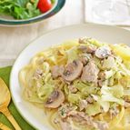鶏ひき肉とキャベツのクリームパスタ