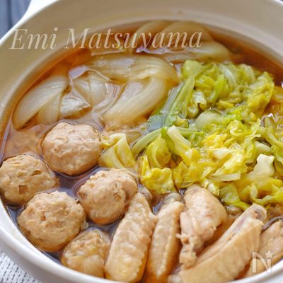*春キャベツと新玉ねぎの春鶏鍋*