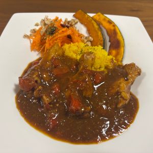 こむぎの作ってみた!投稿(こくうま♩手羽元とトマトのカレー)