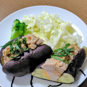 めぇの作ってみた!投稿(☆レンジで簡単！豚バラ入りなすドッグ☆)