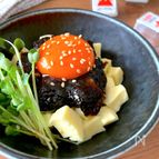 包丁不要でかけるだけ‼︎【チーズと海苔佃煮でユッケ風】
