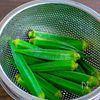 ご飯やそうめんに乗せても◎！オクラと長芋の塩昆布ぽん酢の工程1