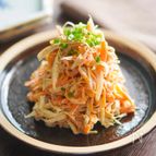 ごぼうとにんじんの胡麻マヨサラダ