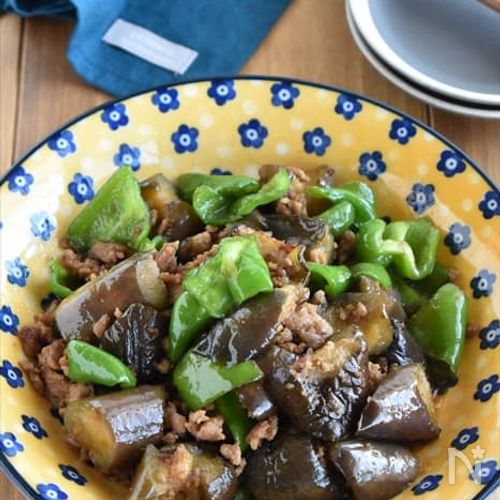 【焼肉のタレで簡単!ナスとピーマンのそぼろ炒め】ご飯がすすむ