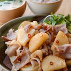 【簡単♪長芋と豚バラ肉のガーリック炒め】サクサク食感が楽しい