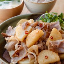【簡単♪長芋と豚バラ肉のガーリック炒め】サクサク食感が楽しい
