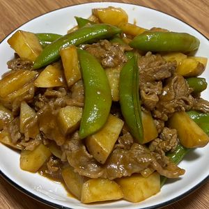 しぃちゃんの作ってみた!投稿(牛肉と春野菜のカレー炒め)