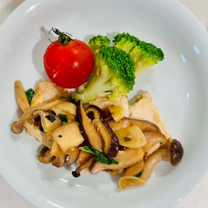 くるみの作ってみた!投稿(メカジキのソテーきのこのバター醤油ソース)