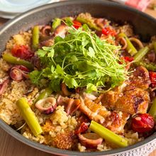 夏野菜とイカのカレーパエリア