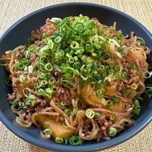 楽ラク手抜キッチン🐶🐾の作ってみた!投稿(じゃがいもとしらたきの《甘辛♡そぼろ煮》)
