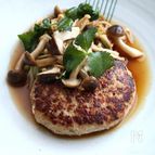 豆腐ハンバーグとキノコのポン酢炒めソース