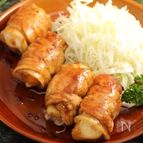 コロッケのチーズ肉巻　カレー照り焼きソース