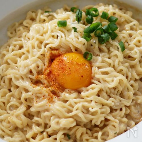 【濃厚クリーミー】みそラーメンのカルボナーラ風混ぜそば