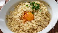 【濃厚クリーミー】みそラーメンのカルボナーラ風混ぜそば