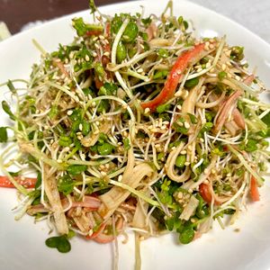 ksm☻‪‪の作ってみた!投稿(もりもり食べられる！無限かいわれ大根♩包丁も加熱も不要！5分)